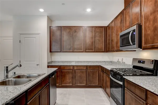$2,190 | 2620 Ercolano Street, Henderson, NV 89044