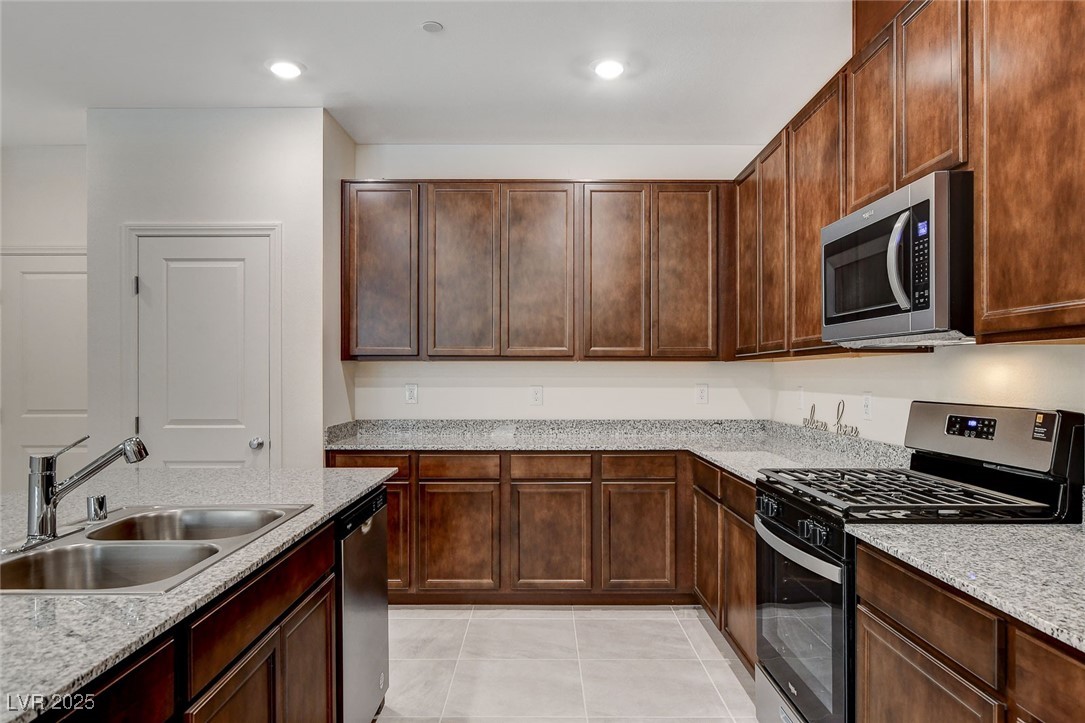 2620 Ercolano Street Henderson, NV 89044 - Photo 13 of 38