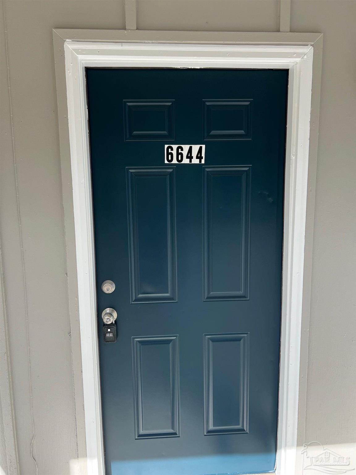 a close view of door