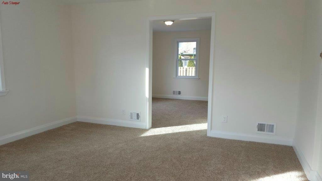 8664 Rock Oak Road Baltimore, MD 21234 - Photo 4 of 30 Living Room