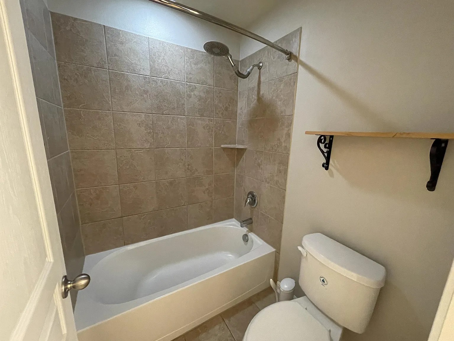 5136 Hellman Kyle, TX 78640 - Photo 13 of 17 Full bath with shower / tub combination and tile patterned flooring