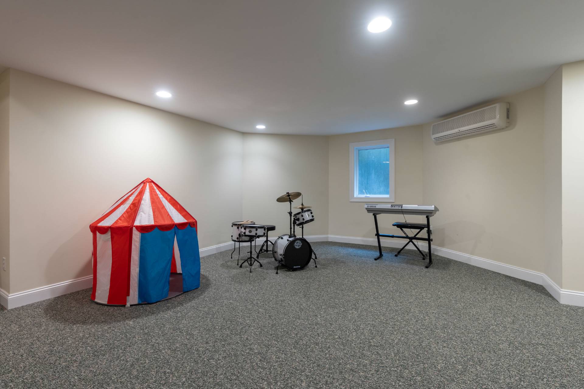 12 Old Point Road Quogue, NY 11959 - Photo 43 of 50 a room with furniture and gym equipment