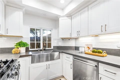 $825,000 | 900 Hyde Court, Costa Mesa, CA 92626