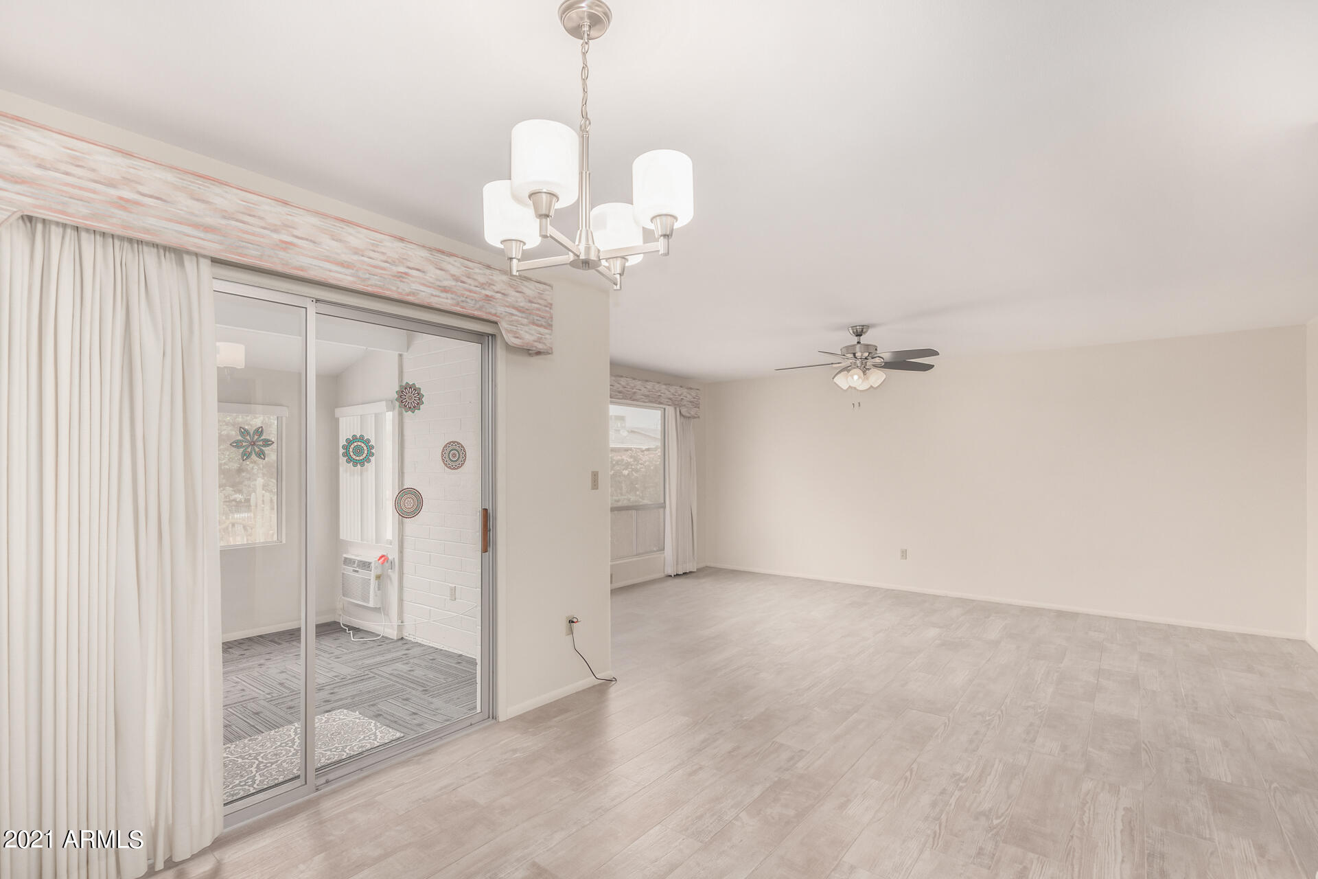 5708 Casper Road Mesa, AZ 85205 - Photo 8 of 30 Dining/Great Room