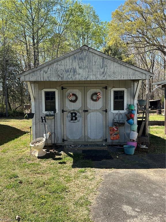281 Spencer Meadow Road Asheboro, NC 27205 - Photo 8 of 37