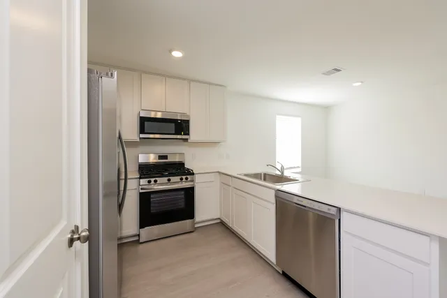 $1,895 | 18053 Trepito Avenue, New Caney, TX 77357