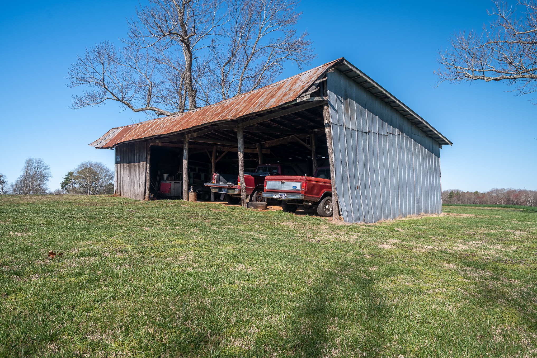 48 Idaho Road Leoma, TN 38468 - Photo 26 of 40 a view of a house with backyard