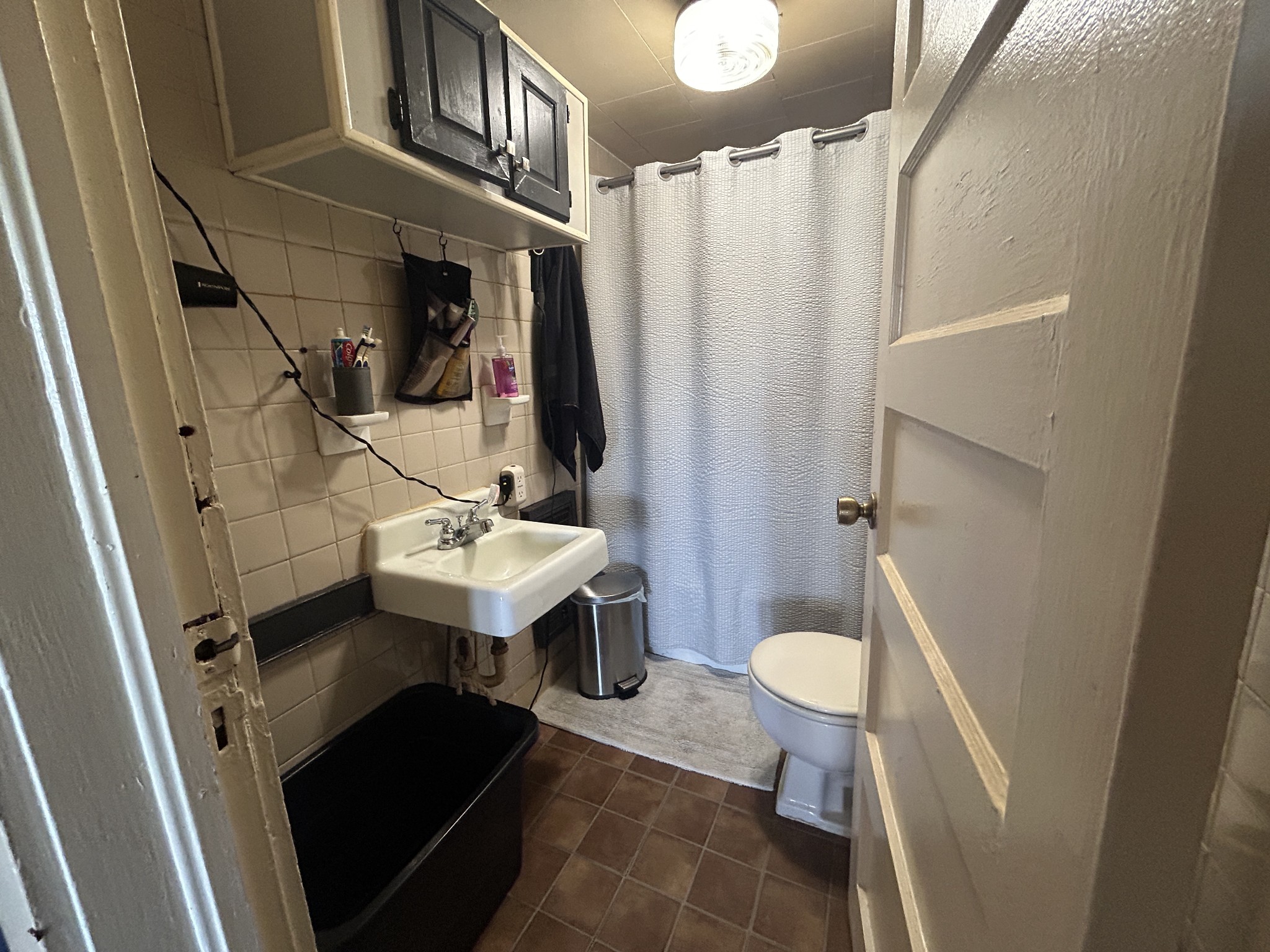 48 Idaho Road Leoma, TN 38468 - Photo 38 of 40 a bathroom with a sink toilet and a mirror