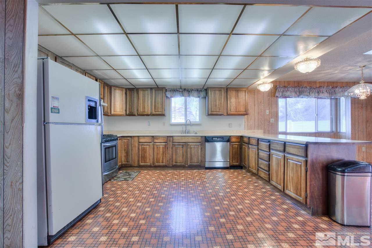 180 Wellington Way Reno, NV 89506 - Photo 3 of 31 Photo 3