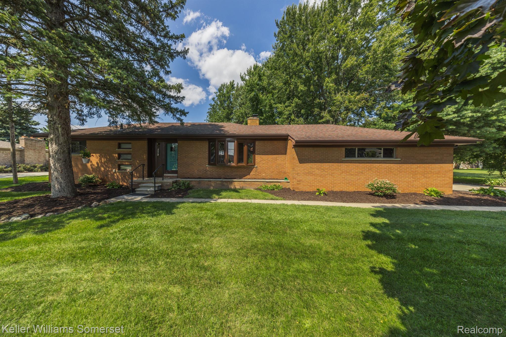 1349 Lamb Road Troy, MI 48085 - Photo 1 of 35 Gallery Image 1