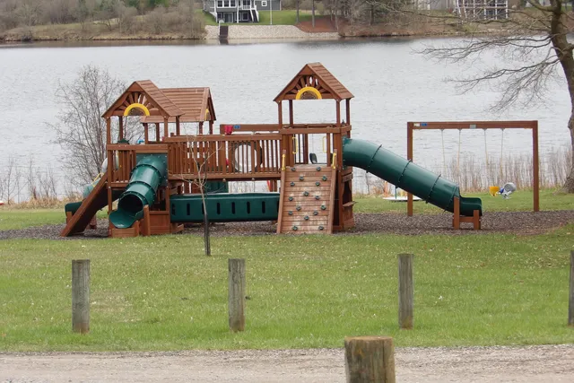 $2,900 | 23042 Miramichi Drive, Evart, MI 49631