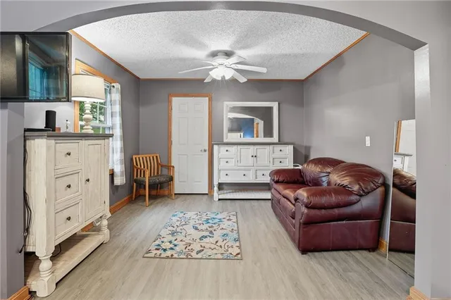 $485,000 | 8589 State D Highway, Napoleon, MO 64074