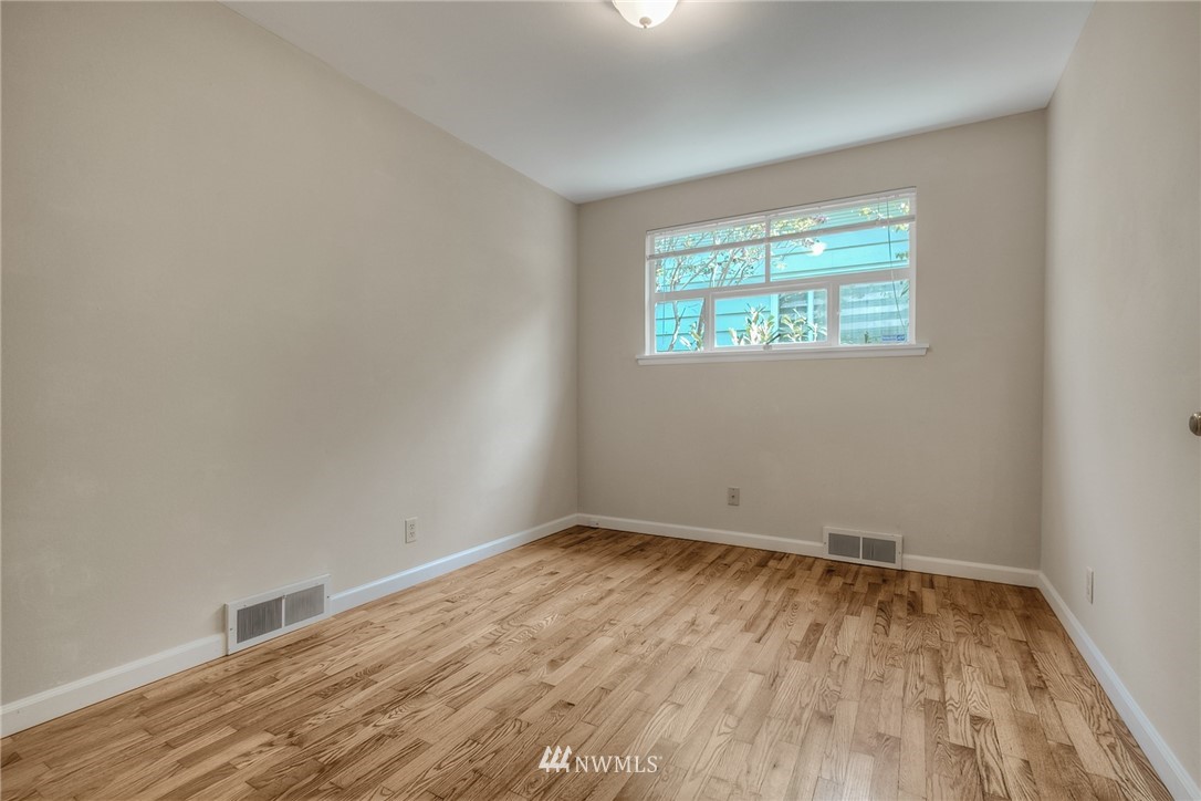 643 Southwest Normandy Road Normandy Park, WA 98166 - Photo 17 of 22