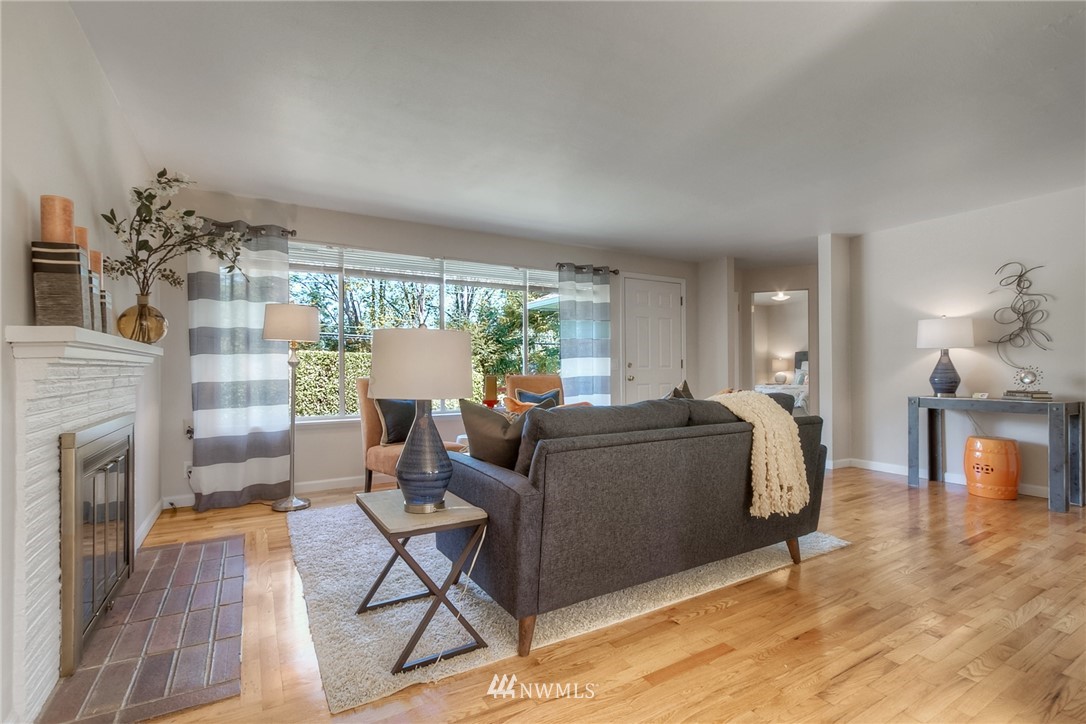 643 Southwest Normandy Road Normandy Park, WA 98166 - Photo 4 of 22