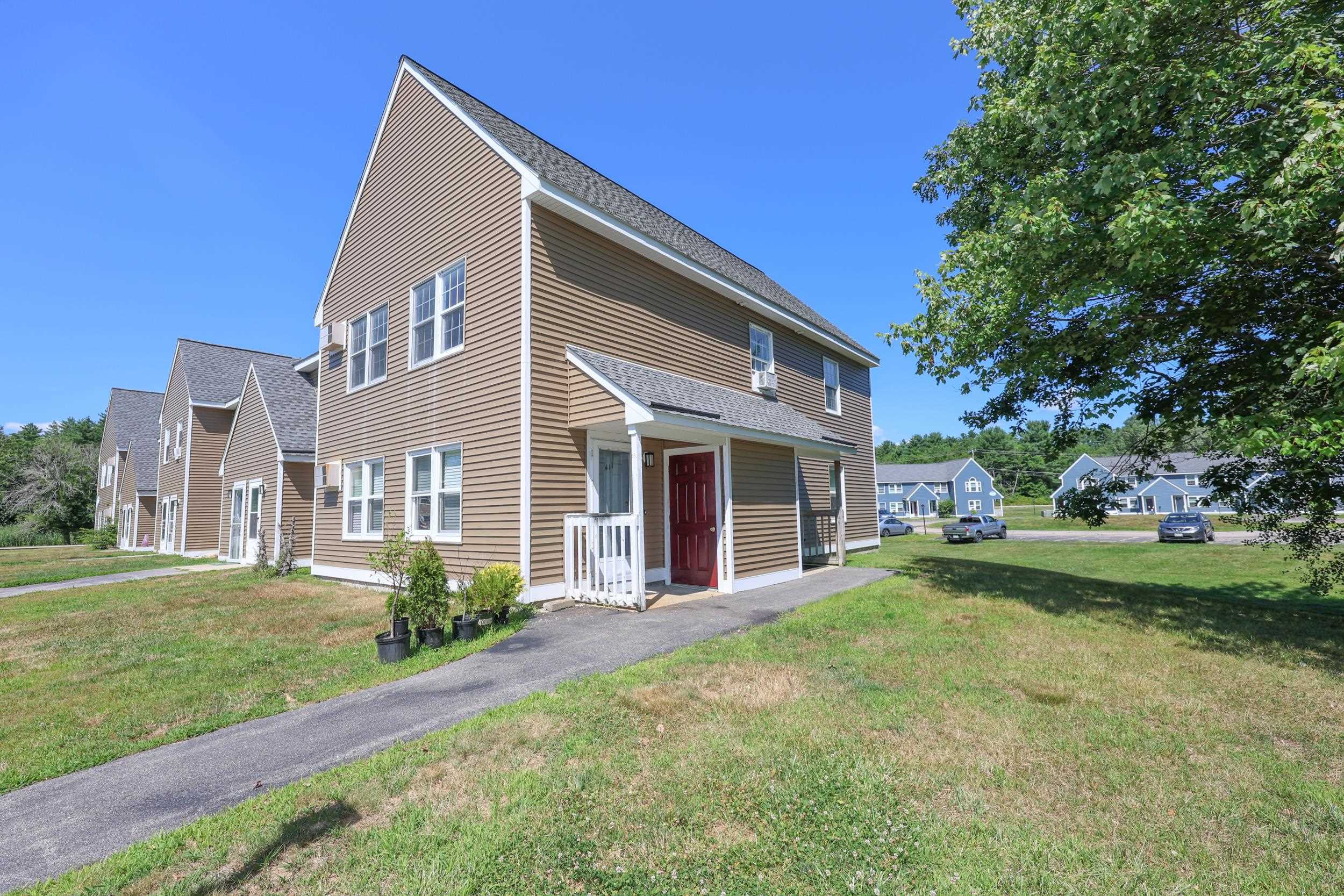 37 Indian Brook Circle, Unit 41 Rochester, NH 03839 - Photo 4 of 17