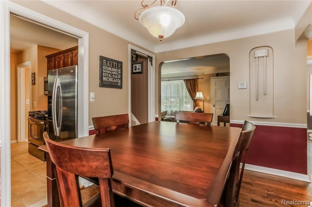 1935 Sheffield Road Birmingham, MI 48009 - Photo 7 of 31 010-Dining_Room-3198846-medium.jpg