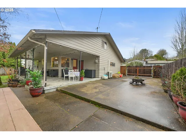 a view of a house with sitting area