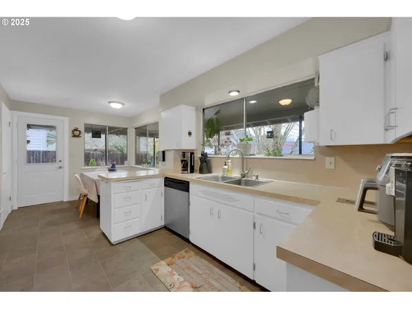 $787,000 | 815 Northwest Merrie Drive, Corvallis, OR 97330