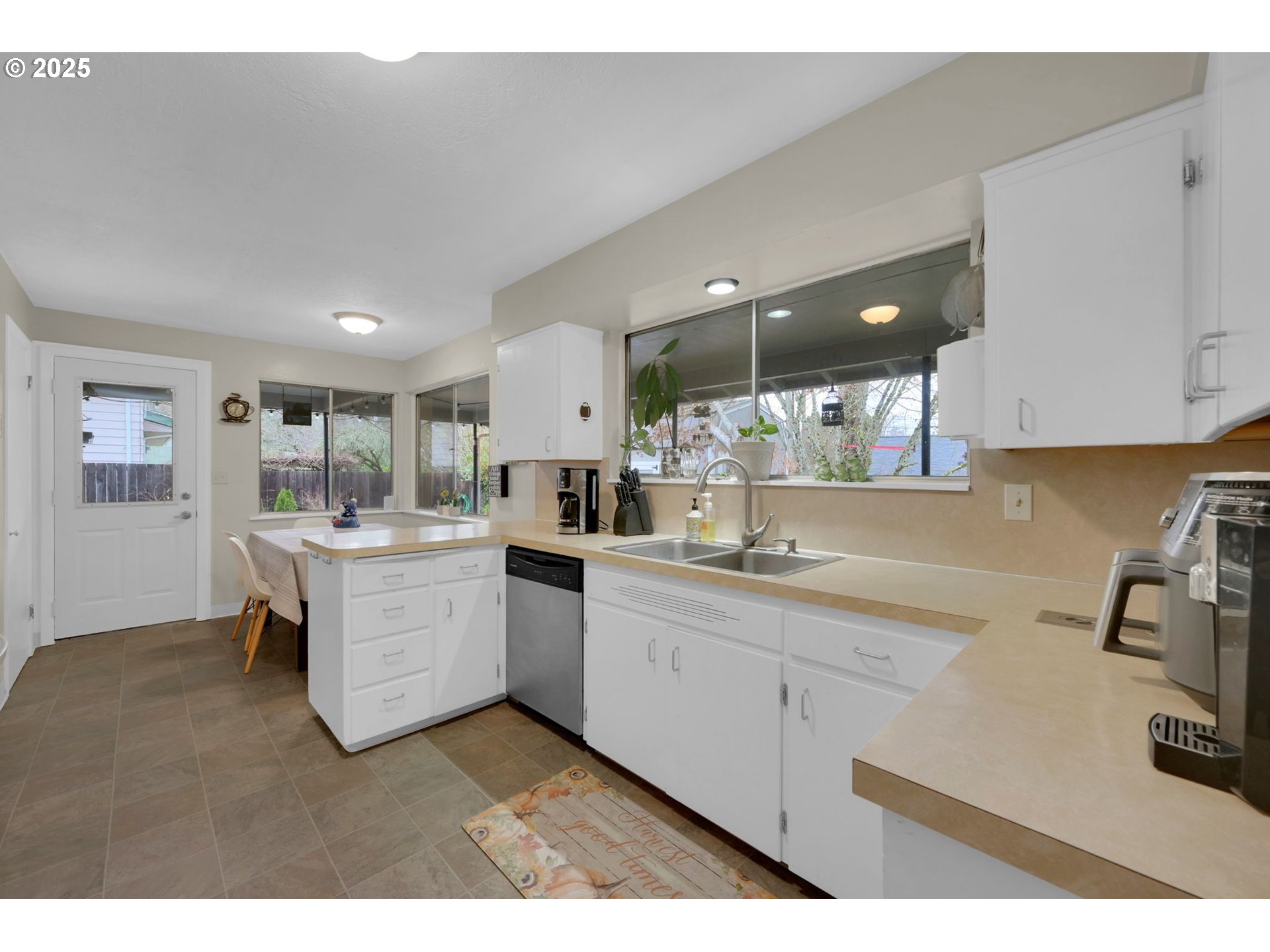 815 Northwest Merrie Drive Corvallis, OR 97330 - Photo 10 of 48