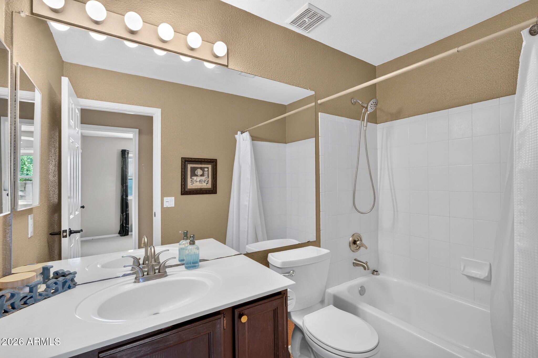 739 South Cholla Street Gilbert, AZ 85233 - Photo 15 of 30 Bathroom