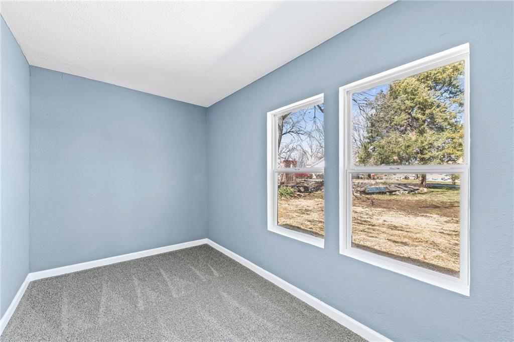 302 Wells Street Orrick, MO 64077 - Photo 12 of 23