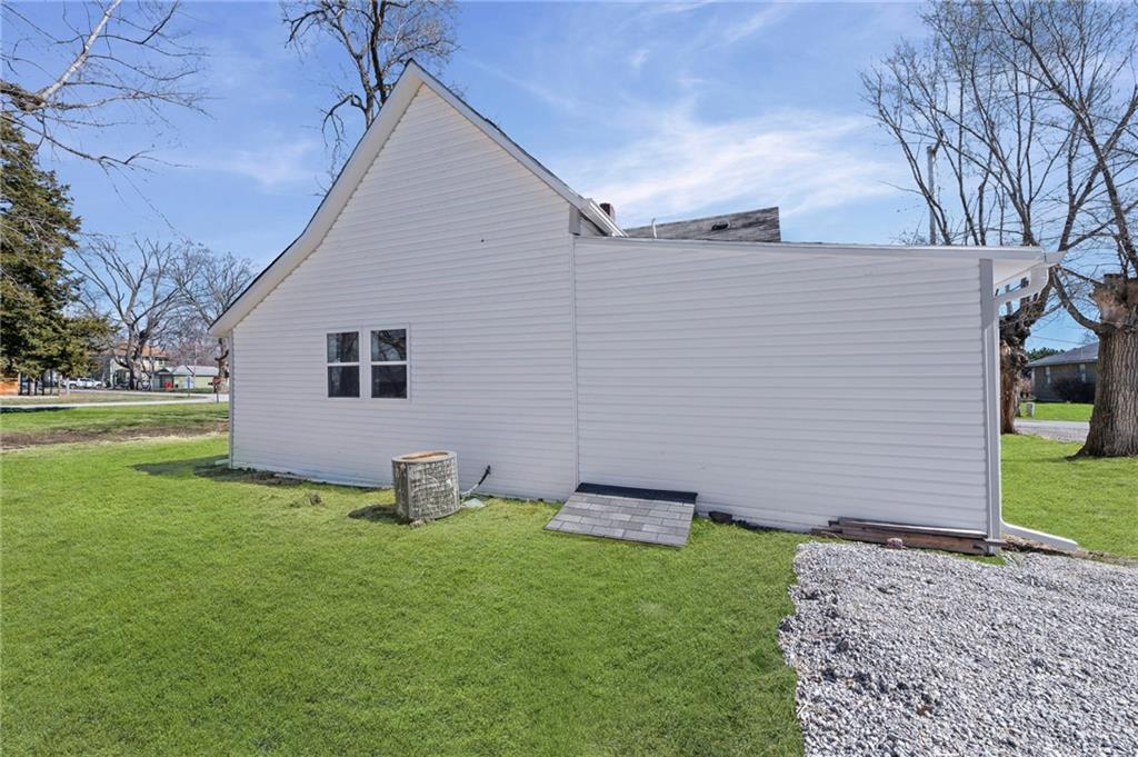 302 Wells Street Orrick, MO 64077 - Photo 21 of 23