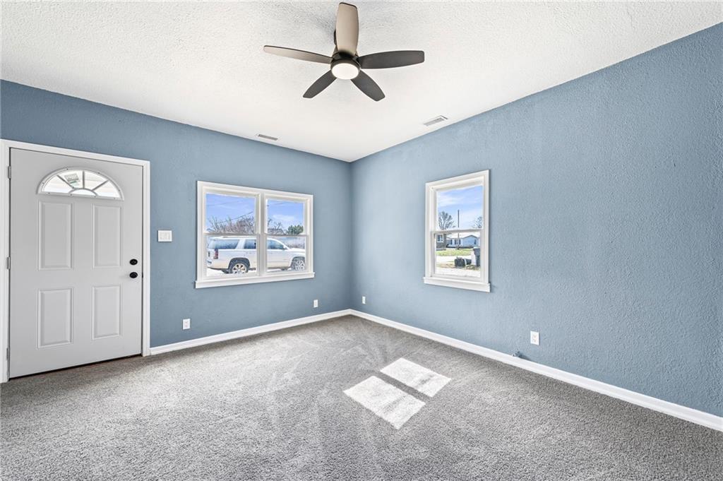 302 Wells Street Orrick, MO 64077 - Photo 4 of 23