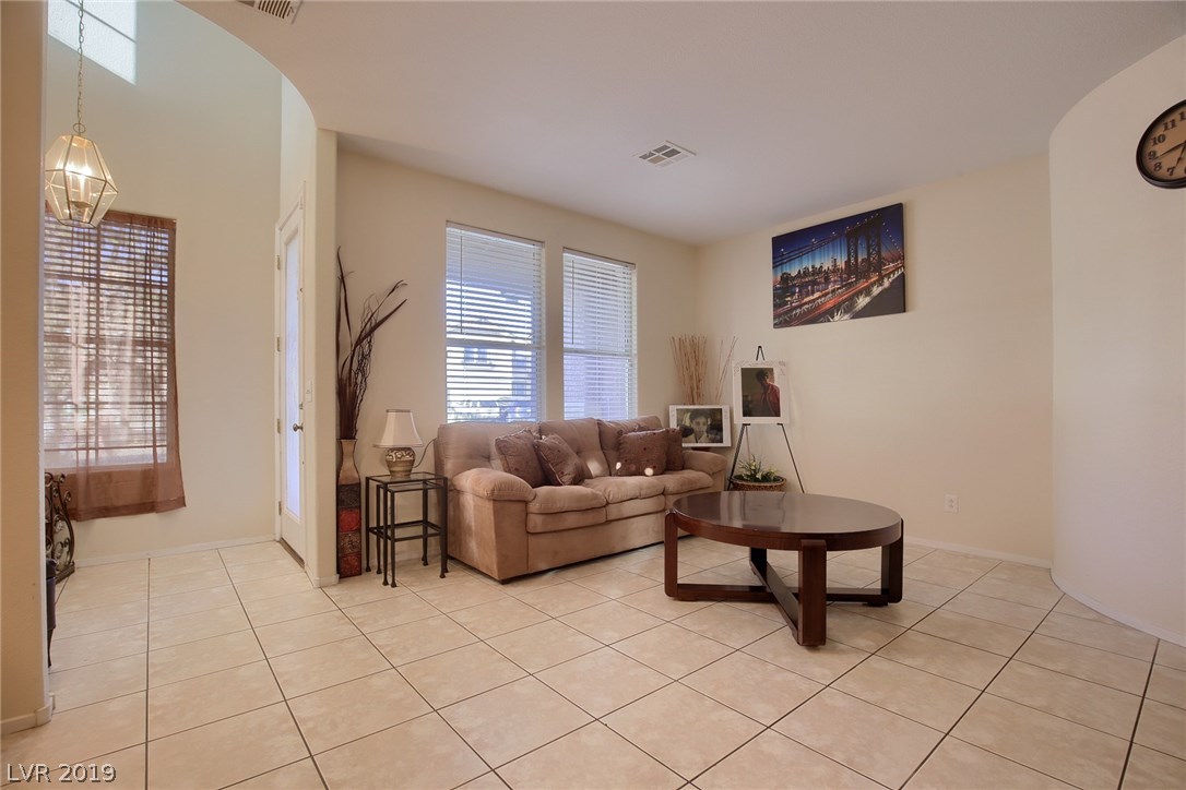 827 Wintersweet Road Henderson, NV 89015 - Photo 5 of 40 Gallery Image 5