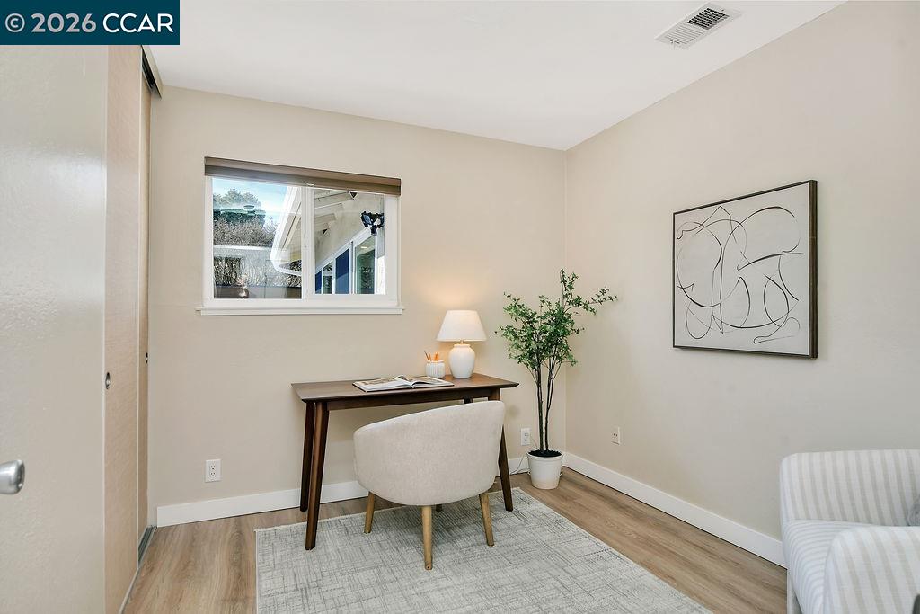 508 Viewmont Street Benicia, CA 94510 - Photo 20 of 34 a workspace with furniture and window