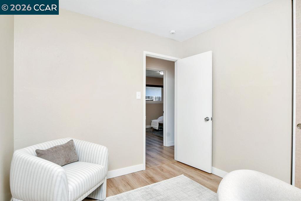 508 Viewmont Street Benicia, CA 94510 - Photo 21 of 34 a living room with furniture and a rug