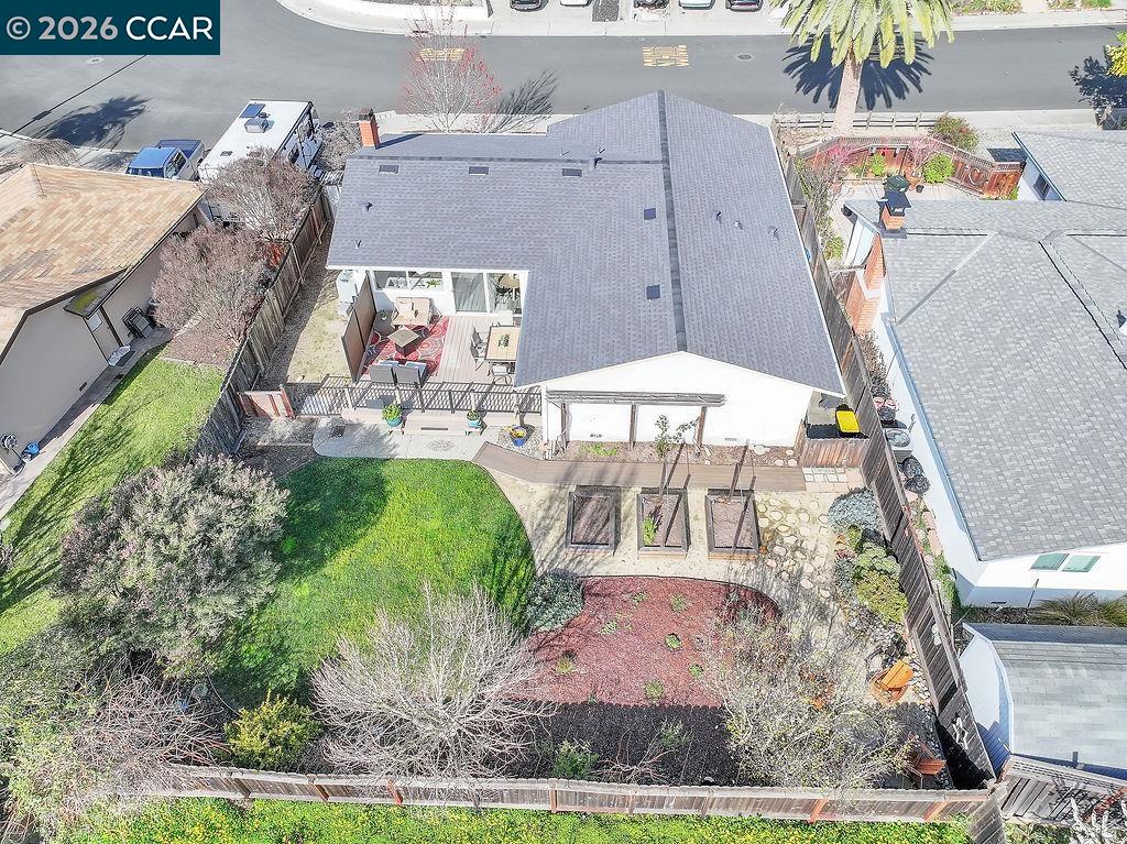 508 Viewmont Street Benicia, CA 94510 - Photo 31 of 34 an aerial view of a house with garden space and sitting area