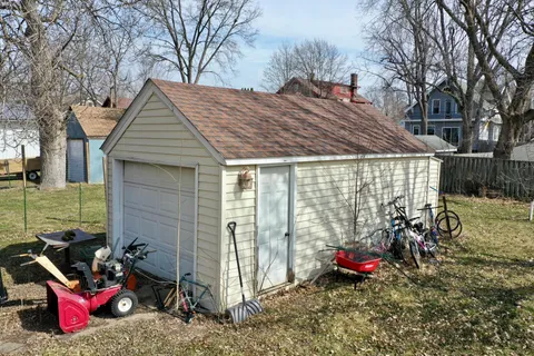 $135,000 | 521 7th Street Southwest, Willmar, MN 56201