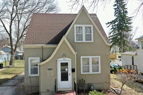 $135,000 | 521 7th Street Southwest, Willmar, MN 56201