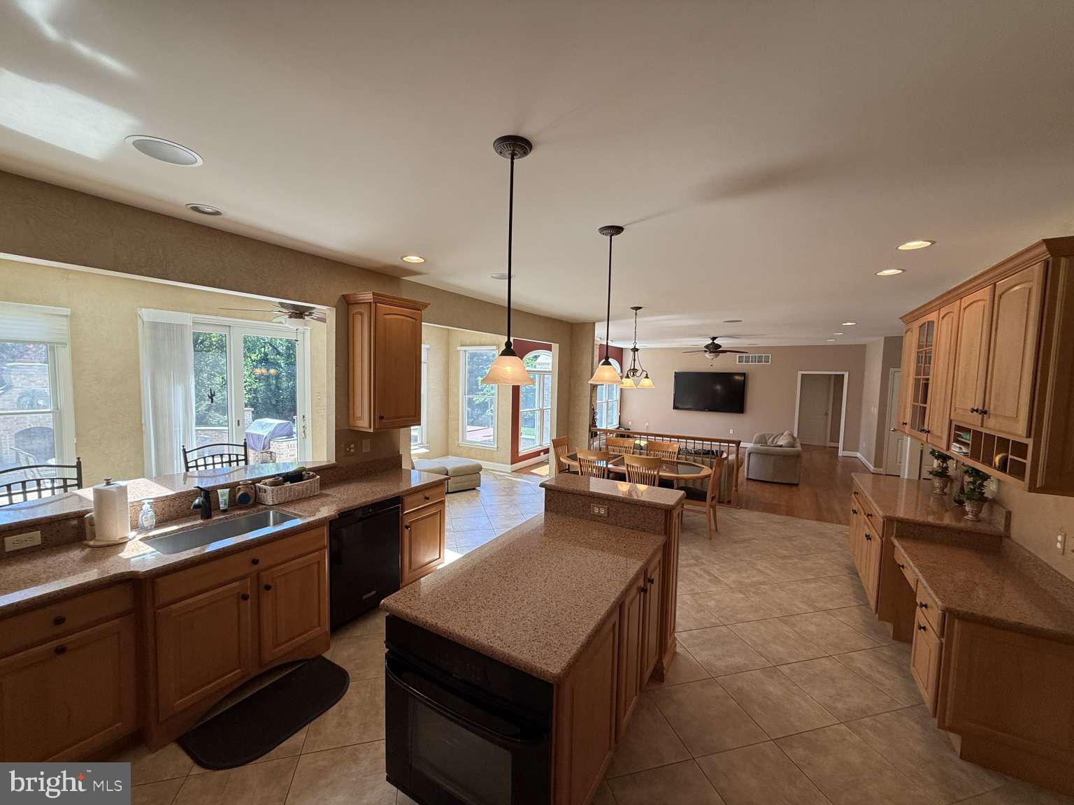 7 Hickory Hill Road Cockeysville, MD 21030 - Photo 4 of 25