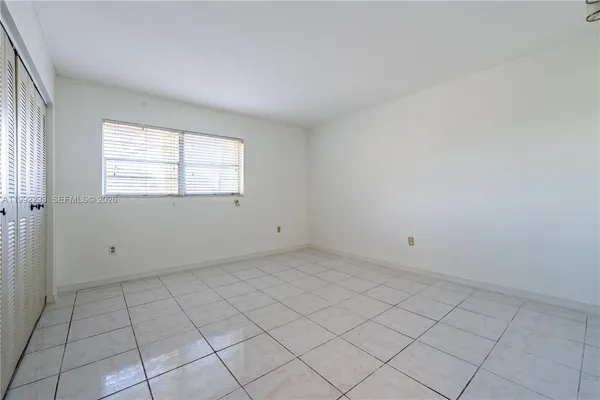 $2,300 | 250 Northwest 107th Avenue, Unit 205, Miami, FL 33172