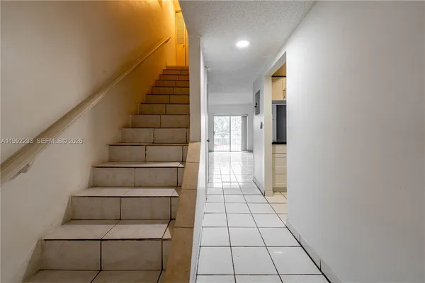 $2,300 | 250 Northwest 107th Avenue, Unit 205, Miami, FL 33172