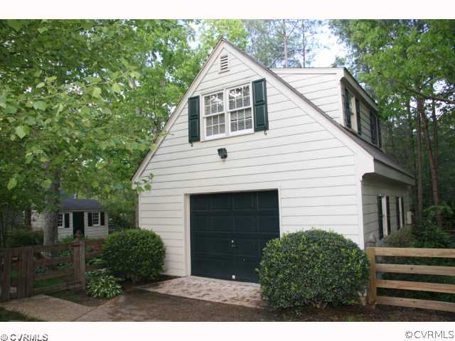 10507 Warren Road Glen Allen, VA 23060 - Photo 3 of 11 Parking Lot/Garage - Another view of the garage wi