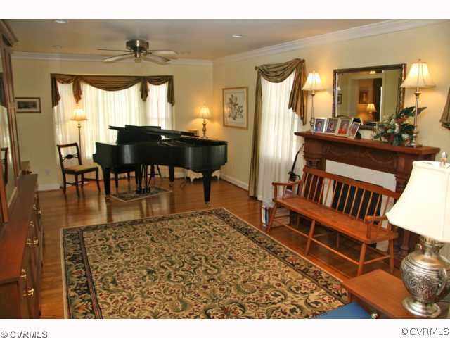 10507 Warren Road Glen Allen, VA 23060 - Photo 6 of 11 Den/Family/Great Room - Addition is handicapped ac