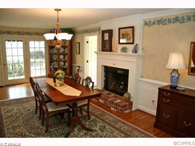 10507 Warren Road Glen Allen, VA 23060 - Photo 8 of 11 Den/Family/Great Room - Family Room (currently use