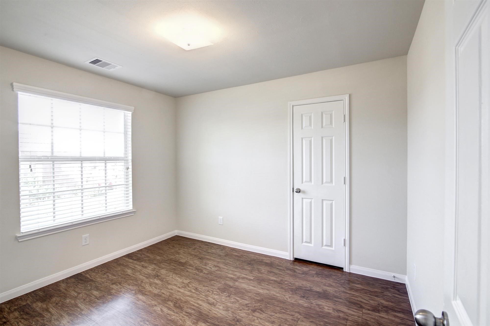 8922 San Alberto Houston, TX 77017 - Photo 18 of 19 Photos may be representative of the floor plan and not the exact home. Finishes, layout, and features of the actual property for lease may vary.