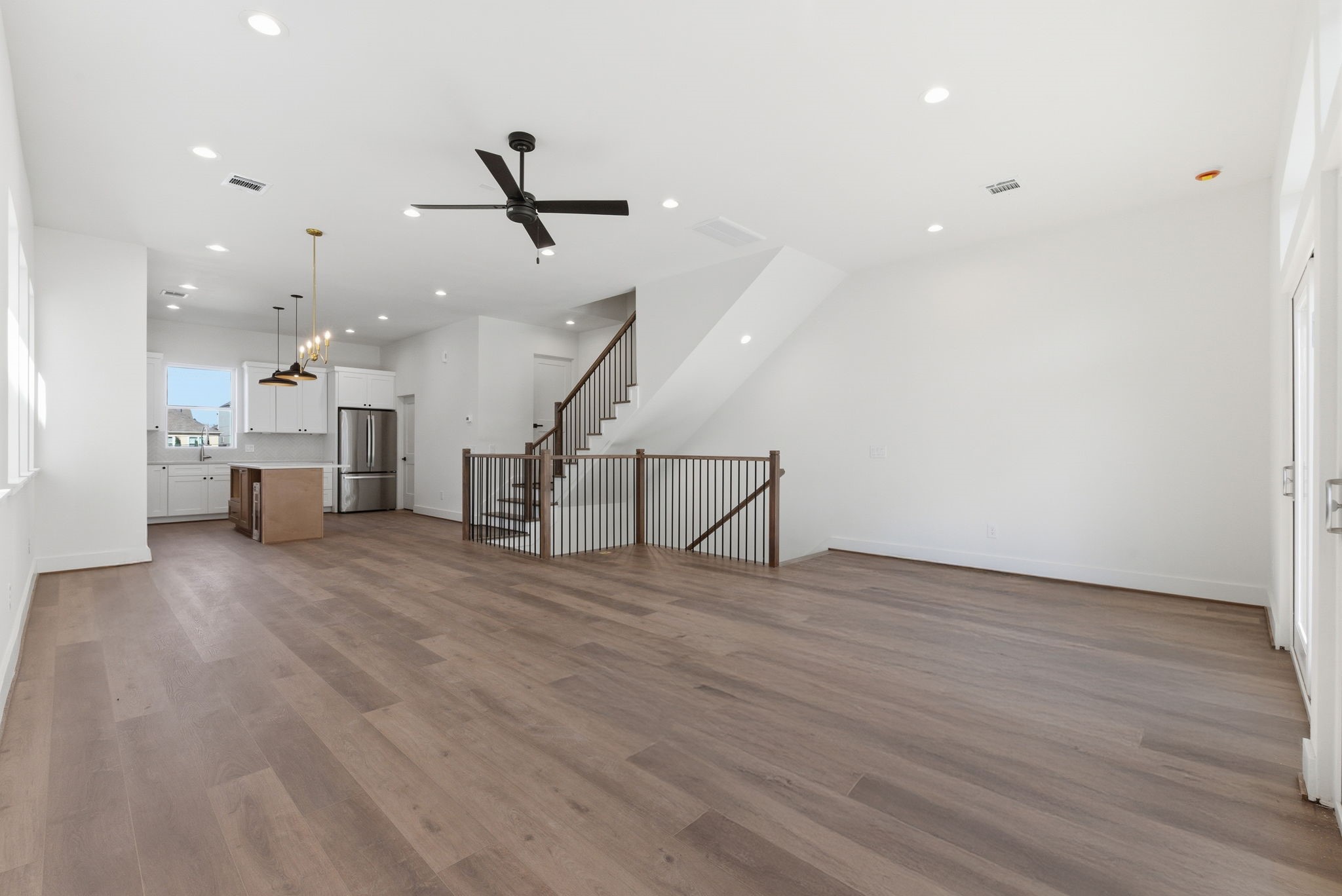 7706 Earl Rudder Way Houston, TX 77055 - Photo 20 of 46 a view of an empty room with a window