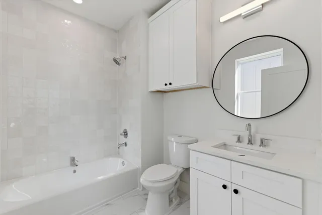 $525,000 | 7706 Earl Rudder Way, Houston, TX 77055