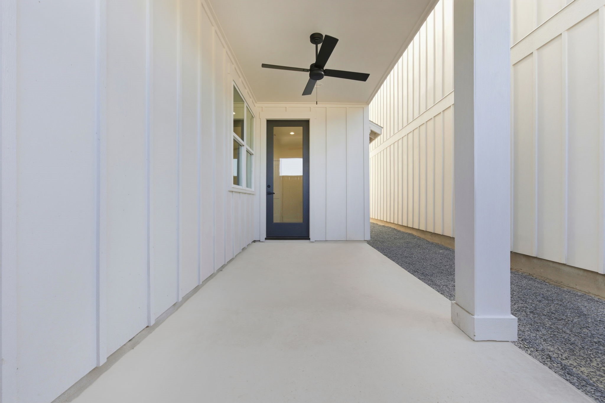 7706 Earl Rudder Way Houston, TX 77055 - Photo 5 of 46 a view of hallway with stairs