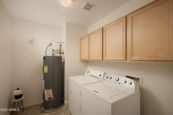 $2,500 | 2989 North 44th Street, Unit 2001, Phoenix, AZ 85018