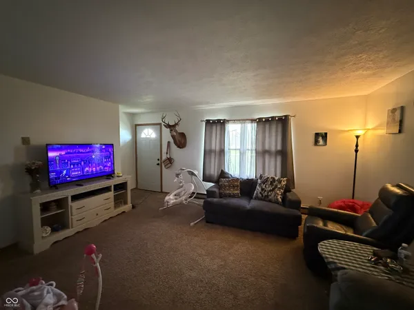 $189,900 | 5470 North Base Road, North Vernon, IN 47265