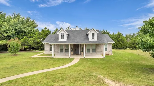 $750,000 | 1011 Sister Grove Road, Van Alstyne, TX 75495