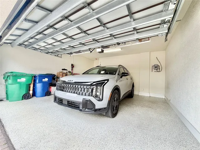 $4,990 | 4861 Northwest 83rd Path, Unit 4861, Doral, FL 33166