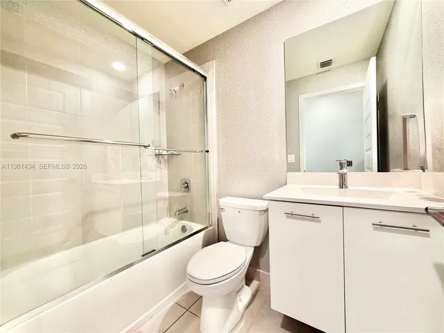 $4,990 | 4861 Northwest 83rd Path, Unit 4861, Doral, FL 33166