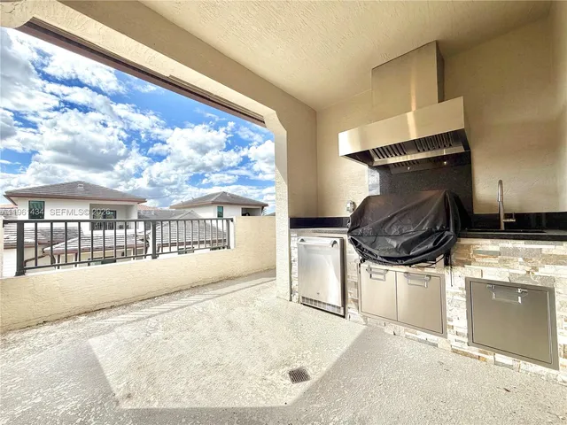 $4,990 | 4861 Northwest 83rd Path, Unit 4861, Doral, FL 33166