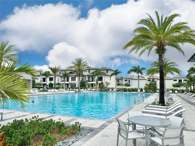 $4,990 | 4861 Northwest 83rd Path, Unit 4861, Doral, FL 33166